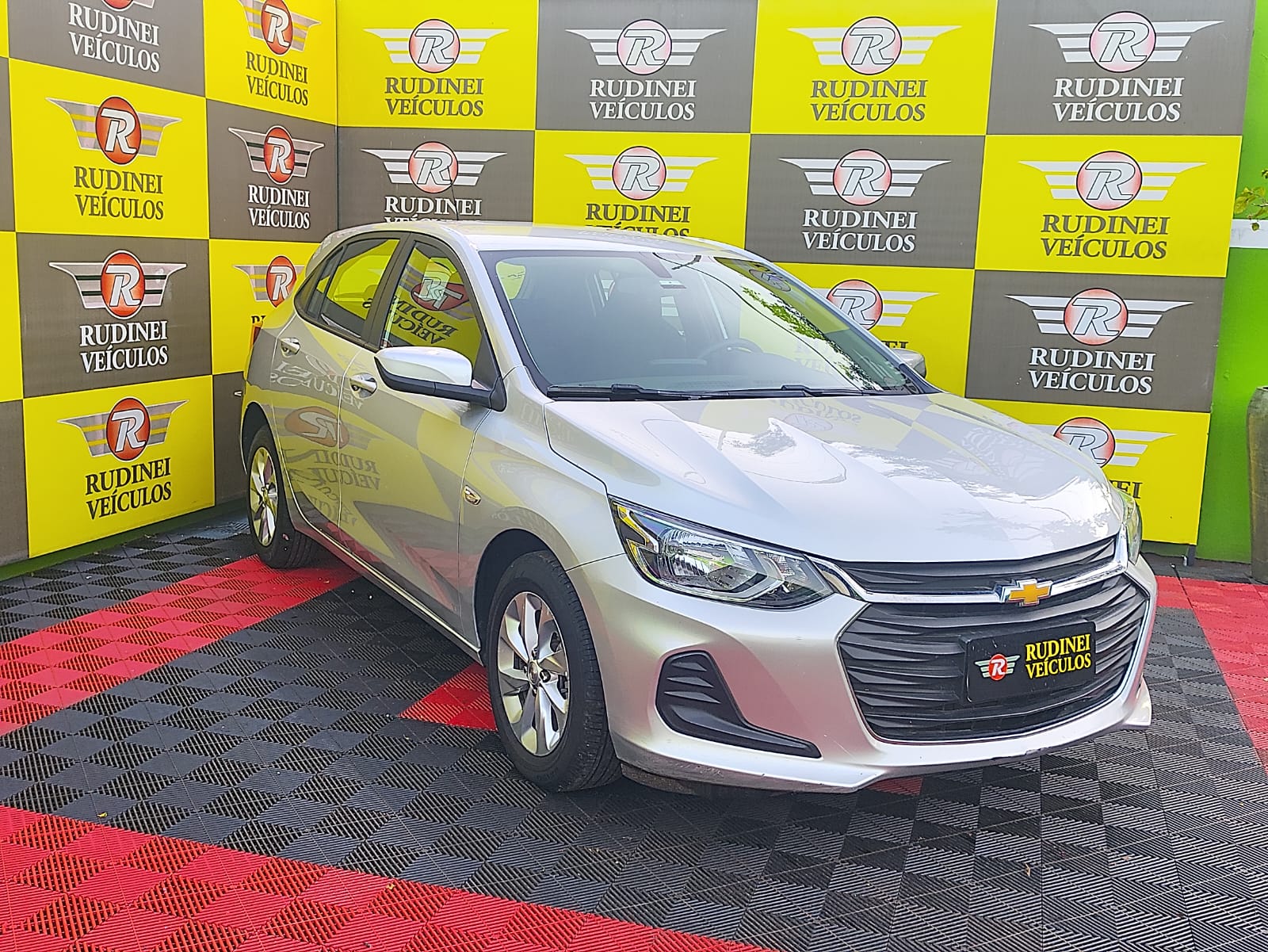 
								ONIX HATCH 1.0 MT LT2 full									